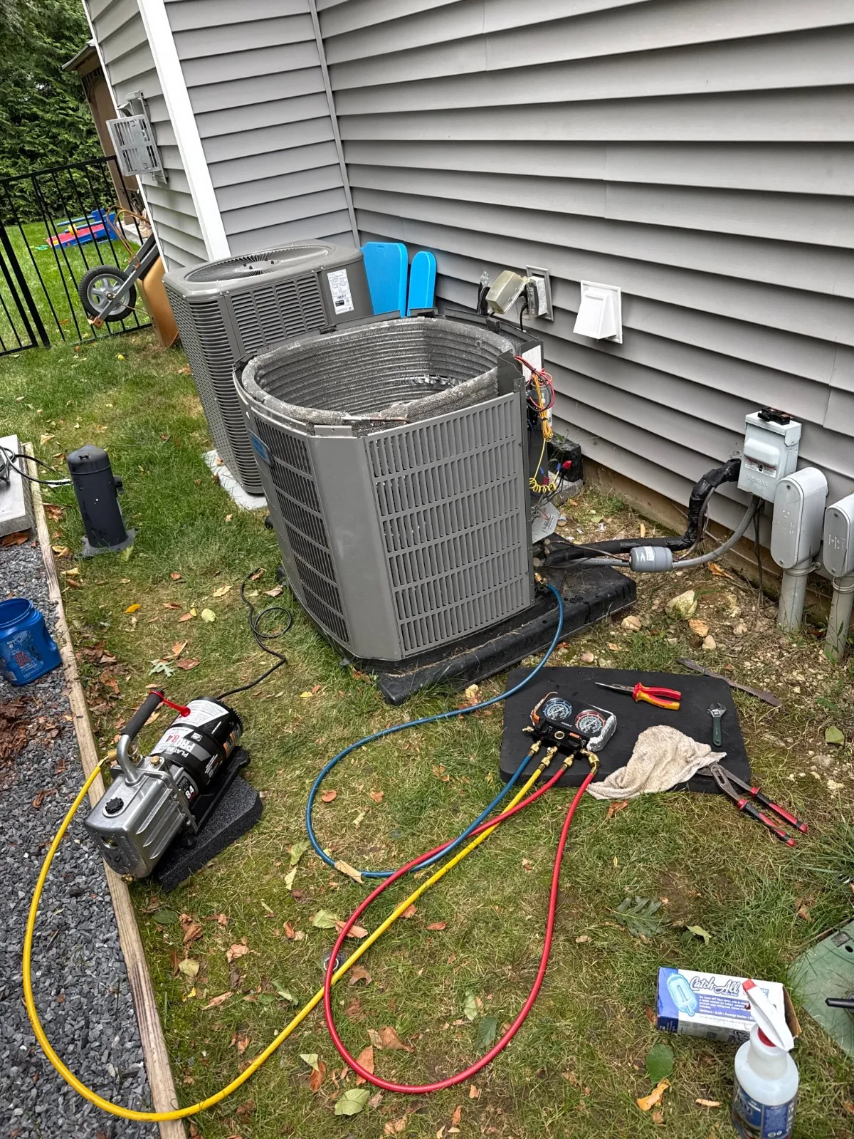 Recharging the air conditioner after the compressor replacement